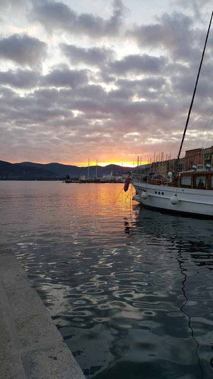 Hotel Villa Italia Porto Azzurro Kültér fotó